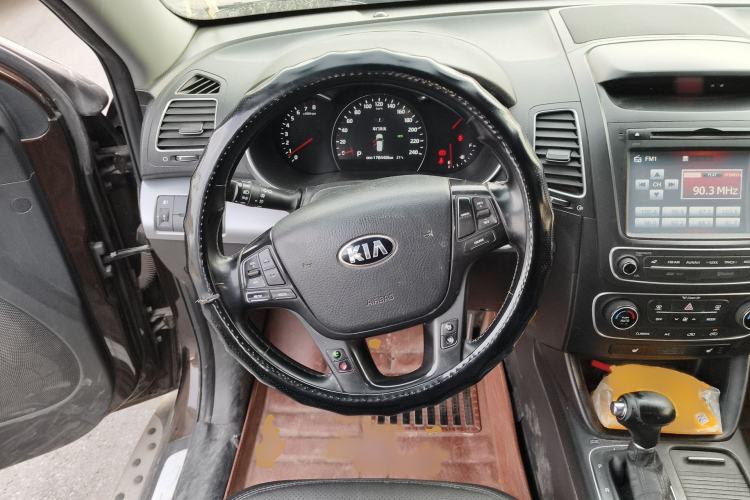 Used Kia Sorento 2013 2.4L 7-Seater Gasoline Luxury Version China IV Standard Steering Wheel
