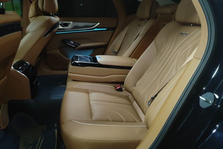 Used Hongqi H9 2025 2.0T Two-Wheel Drive Flagship Luxury Business Edition 5 Seats
