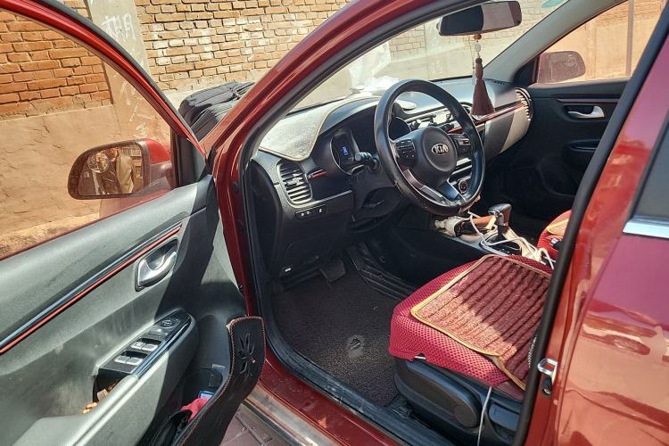 Used Kia KX Cross 2017 1.4L AT GLS
