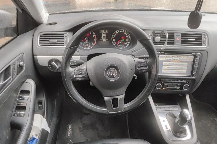 Used Volkswagen Sagitar 2014 1.4TSI Automatic Luxury Model Steering Wheel