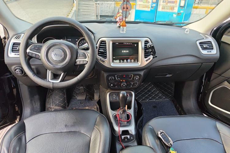 Used Jeep Compass 2017 200T Automatic Family Edition
