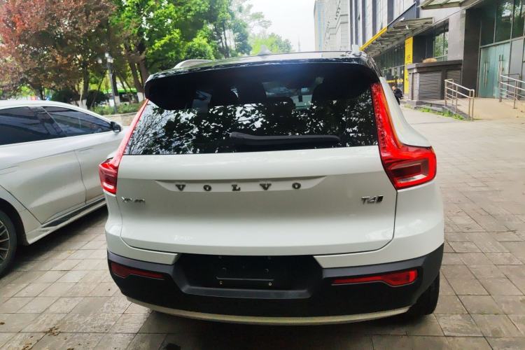 Used Volvo XC40 2022 T4 Four-Wheel Drive Smart & Stylish Edition
