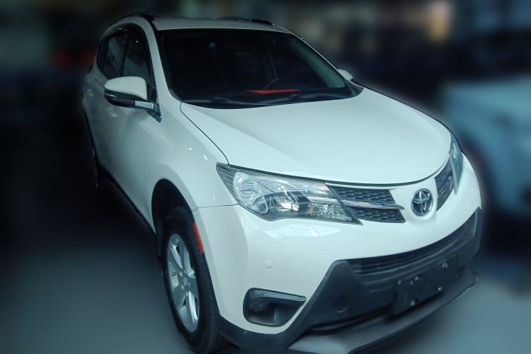 Used Toyota RAV4 2013 2.0L CVT Two-Wheel Drive Urban Edition Front Right 45 Deg