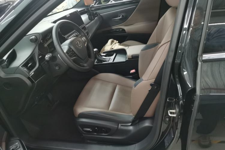 Used Lexus ES 2022 300h Excellence Edition