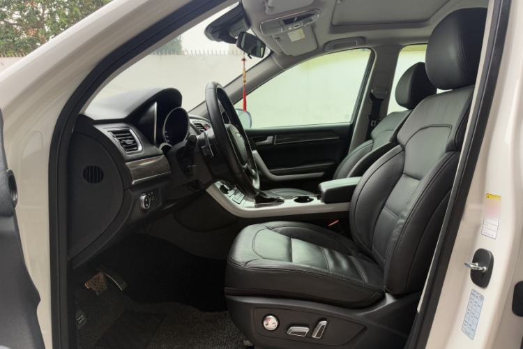 Used Haval H8 2015 2.0T Two-Wheel-Drive Standard Version