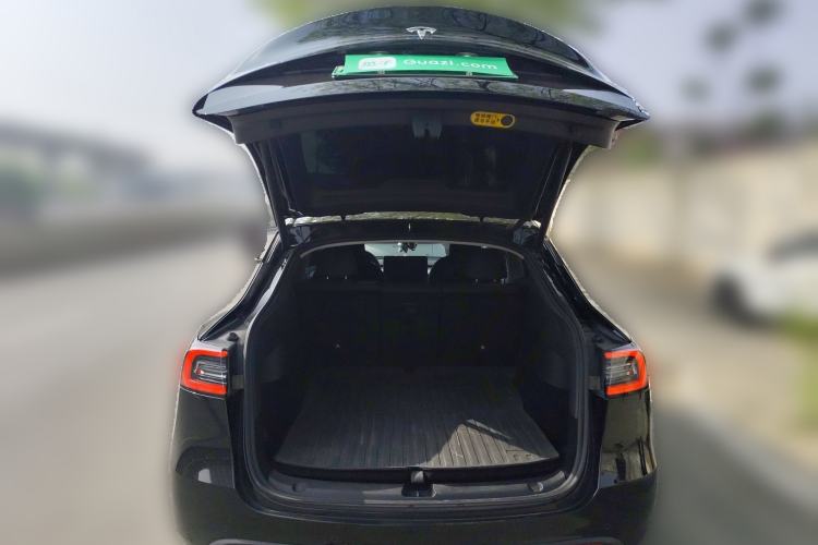 Used Tesla Model Y 2023 Rear-Wheel-Drive Version
