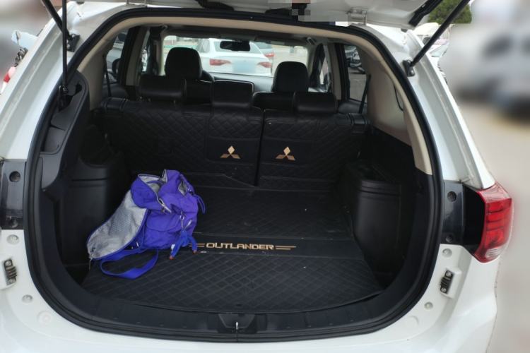 Used Mitsubishi Outlander 2016 2.4L 4x4 Elite Edition 5 Seats Trunk