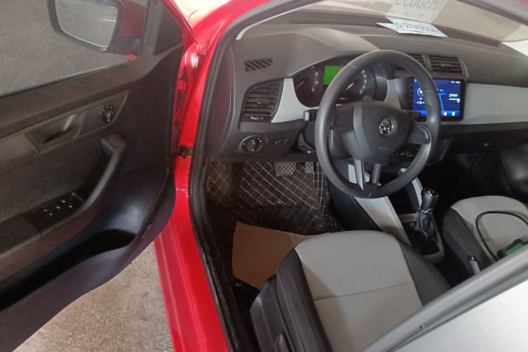 Used Skoda Fabia 2016 1.4L Automatic Car Enjoy Edition
