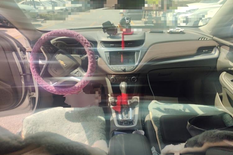 Used Chevrolet Malibu 2016 2.0L Automatic Luxury Edition Center Console