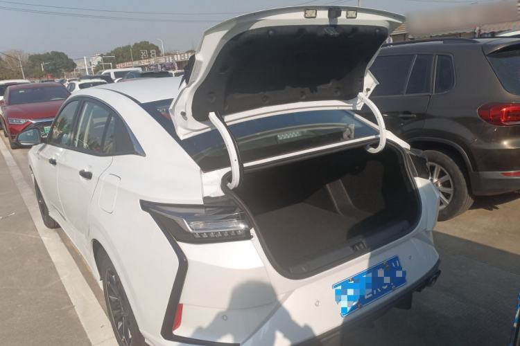 Used Dongfeng Aeolus Yixuan 2023 Mach Edition 1.5L Automatic Chasing Shadow Version
