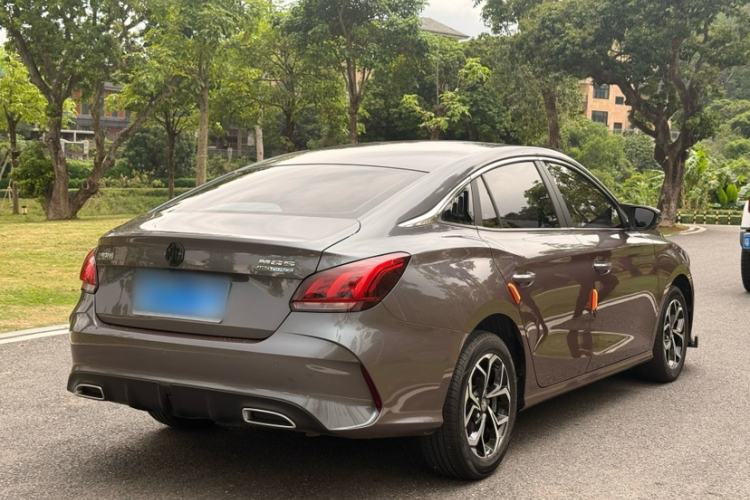 Used MG 5 2022 180 DVVT CVT Youth Luxury Edition
