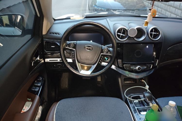 Used BYD Tang New Energy 2015 2.0T Four-Wheel-Drive Flagship Model
