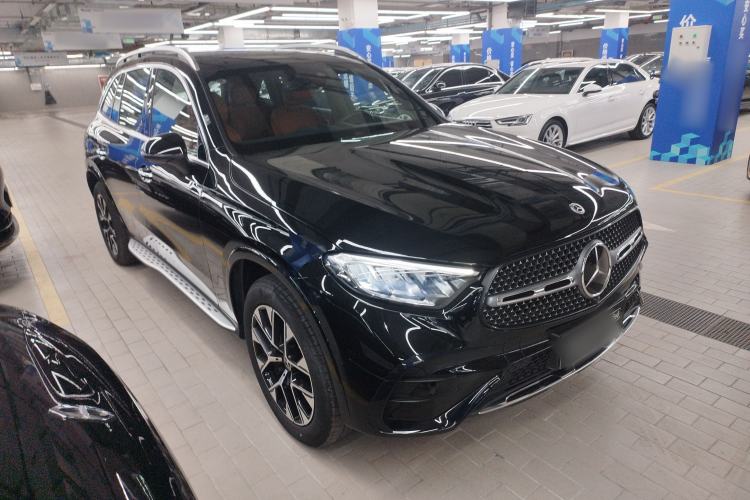 Used Mercedes-Benz GLC New Energy 2025 350 e L 4MATIC Collector's Edition Front Right 45 Deg