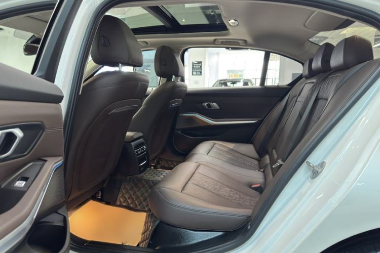 Used BMW i3 2024 eDrive 35 L
