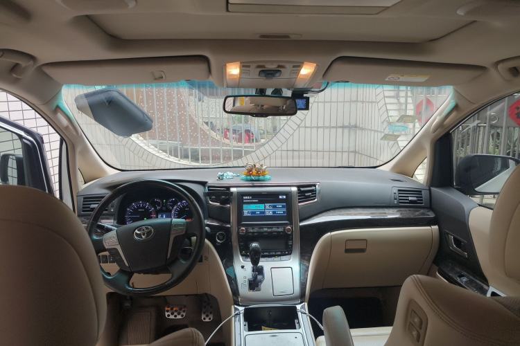 Used Toyota Alphard 2012 3.5L Luxury Edition
