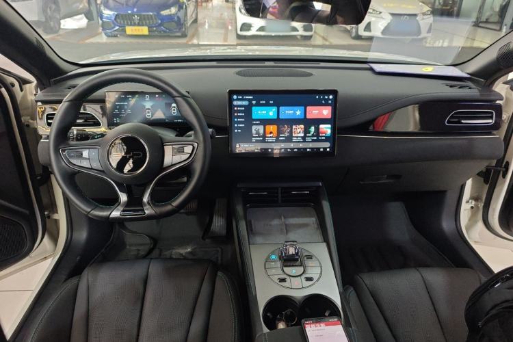 Used BYD Seal 06 New Energy 2025 DM-i Smart Drive 120KM Deluxe Model Center Console