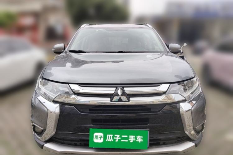 Used Mitsubishi Outlander 2018 2.0L Two-Wheel-Drive Jiale Edition 7-Seater Front