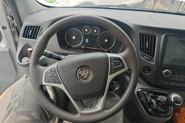 Used Foton Toano 2023 2.8T Manual Jixiang Van Extended Wheelbase Mid-Height Roof Rear Dual Tires 3-Seater