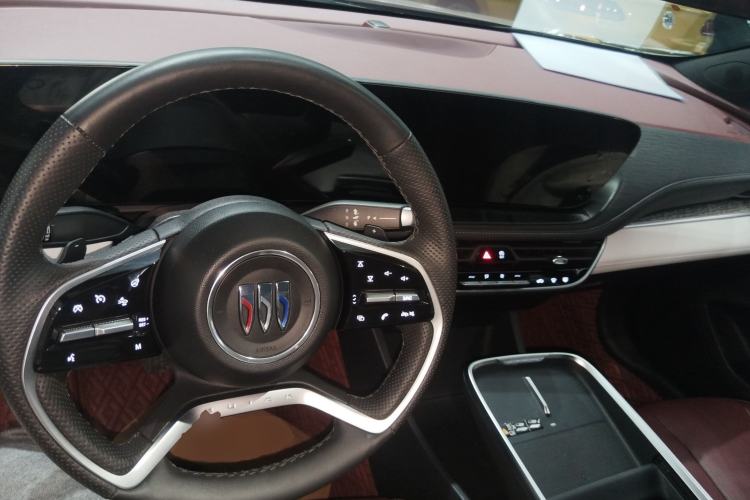 Used Buick LaCrosse 2023 28T Prestige Edition Center Console