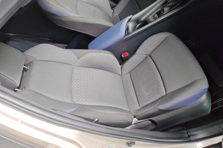 Used Toyota C-HR 2023 2.0L Smart Electric Hybrid Dual-Engine Comfort Version
