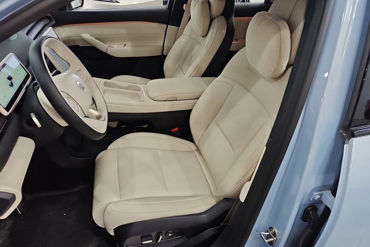 Used Nio ES6 2024 75 kWh Left Front Seat