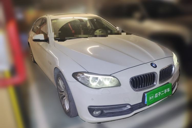 Used BMW 5 Series 2014 525Li Luxury Design Package Front Right 45 Deg