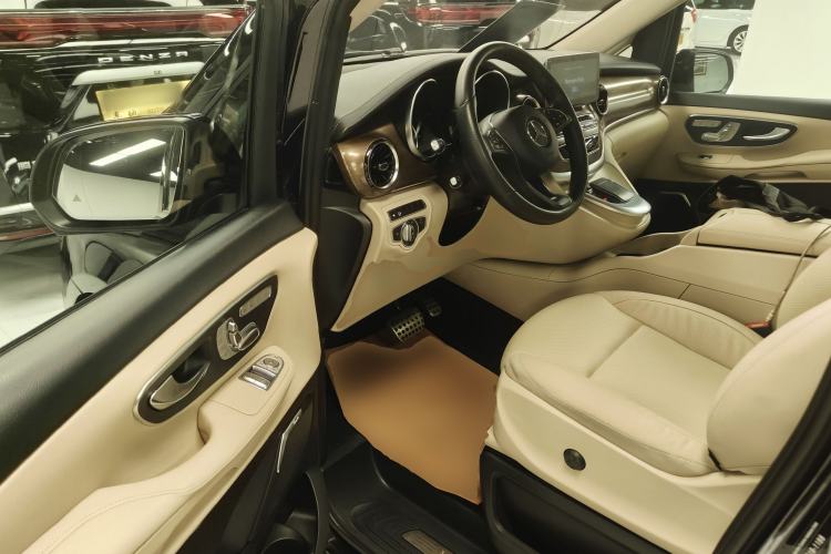 Used Mercedes-Benz V-Class 2020 V 260 L Long-wheelbase Luxury Edition Driver Seat