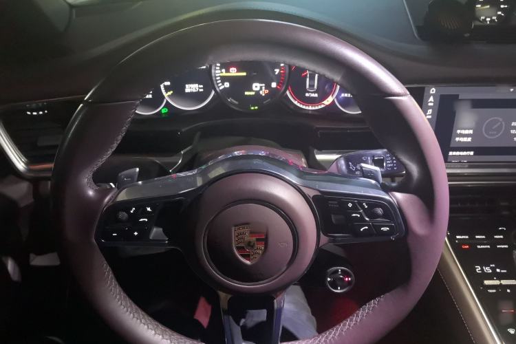 Used Porsche Panamera 2017 Panamera 4 E-Hybrid Executive Long Wheelbase 2.9T Steering Wheel