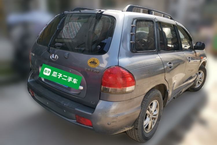 Used Huatai Santa Fe Classic 2011 2.0L Gasoline Manual Two-Wheel Drive Comfort Version
