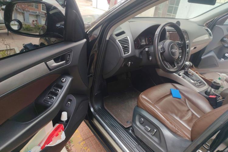 Used Audi Q5 2017 Plus 40 TFSI Ambition Model Driver Seat