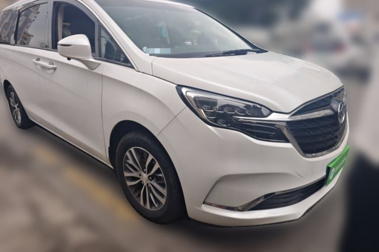 Used Buick GL8 2021 ES Landtrek 653T Comfort Edition Front Right 45 Deg