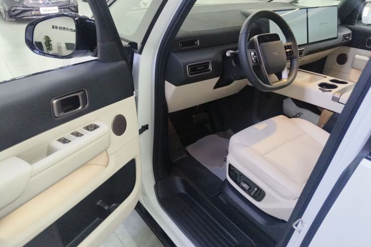 Used Li Auto MEGA 2025 Home Family Special Edition