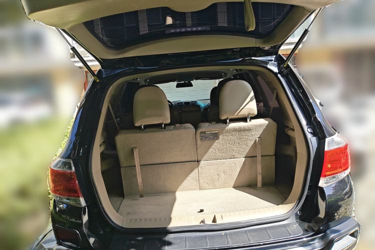 Used Toyota Highlander 2012 2.7L Two-Wheel Drive 7-Seater Elite Edition Trunk