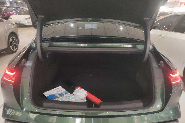 Used Geely Galaxy Galaxy 8 2025 130km EM-i Deluxe Edition
