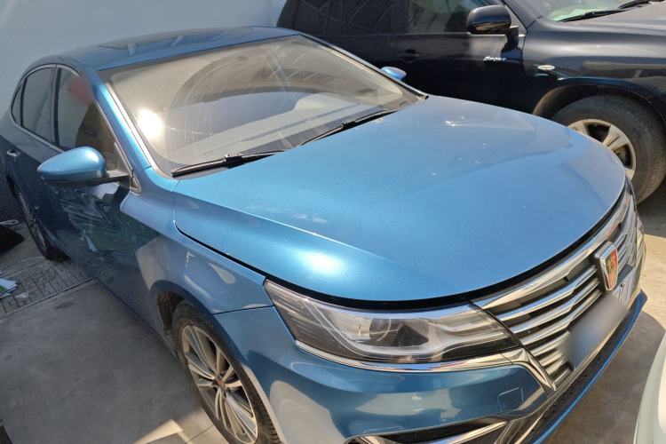 Used Roewe i6 2019 PLUS 20T TST 4G Connected Flagship Superb Edition Front Right 45 Deg