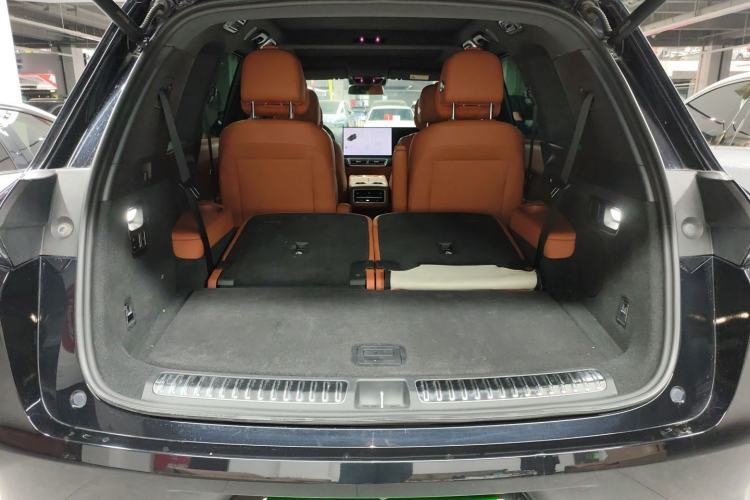 Used Li Auto L8 2023 Pro Model
