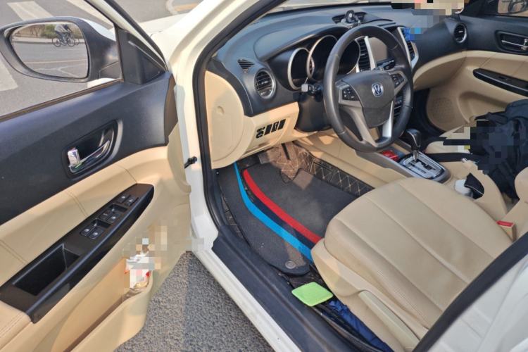 Used CHANGAN Eado 2015 1.6L Automatic Luxury Model Driver Seat