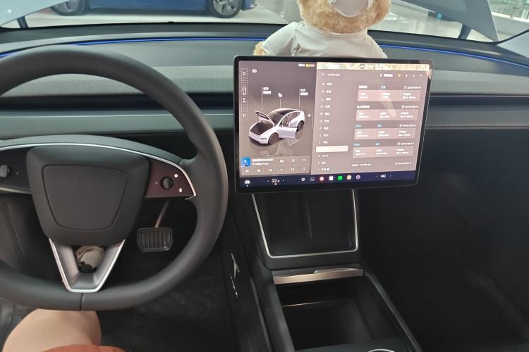 Used Tesla Model Y 2025 Rear-Wheel-Drive Version Center Console