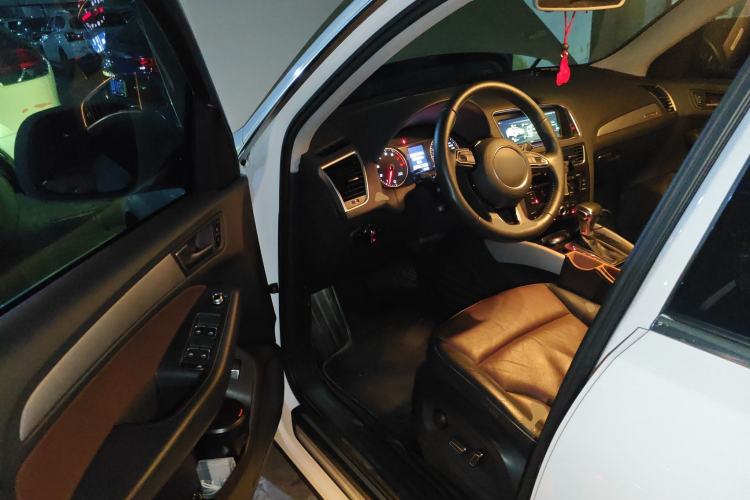 Used Audi Q5 2017 Plus 40 TFSI Ambition Model