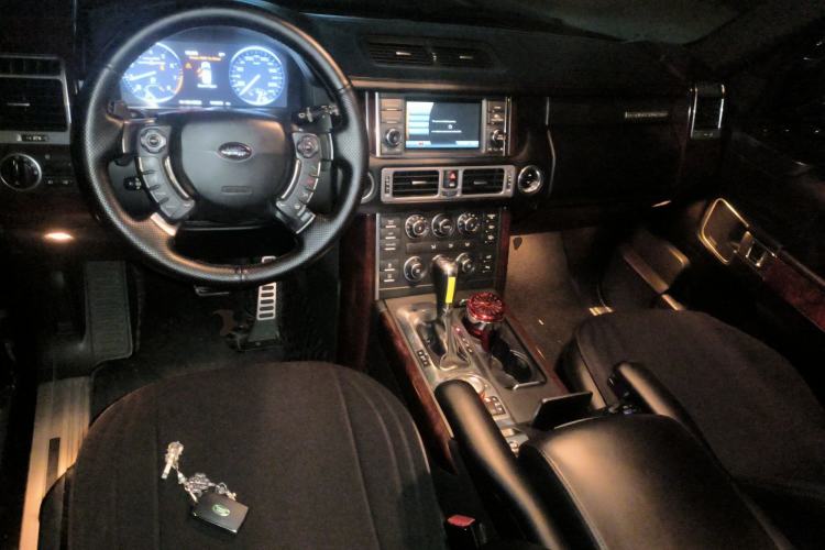 Used Land Rover Range 2012 5.0 SC V8 Center Console