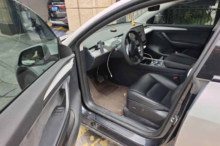 Used Tesla Model Y 2024 Rear-Wheel-Drive Version
