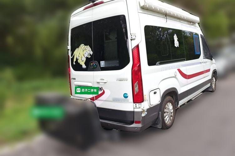 Used SAIC MAXUS V90 RV 2021 2.0T Travel Master V90 Self-Propelled Class B RV Deluxe Edition with a Horizontal Bed
