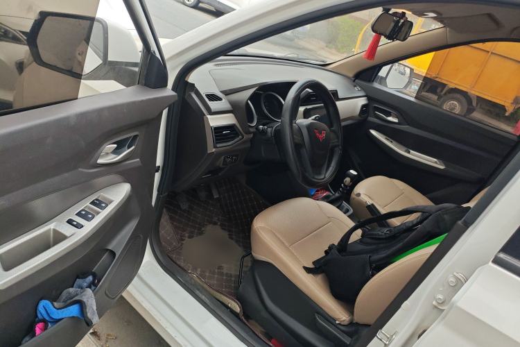 Used Wuling Hongguang 2021 1.5L S Standard Version LAR Driver Seat