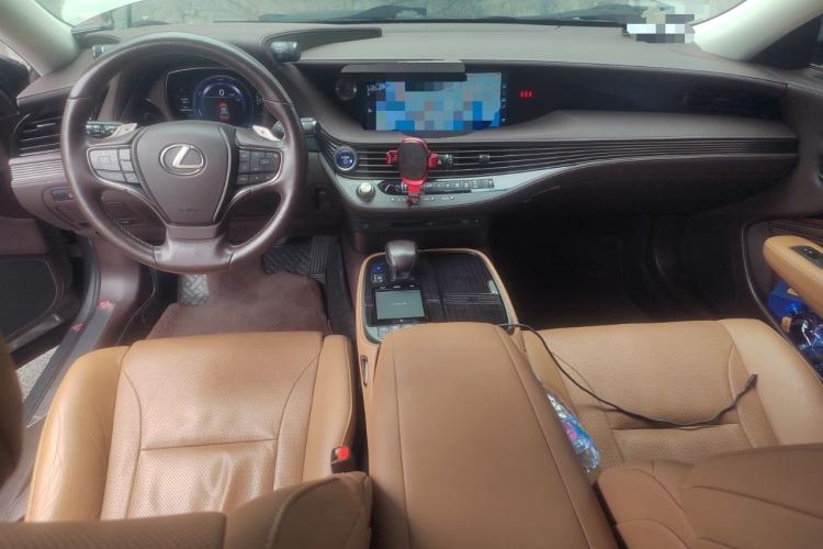 Used Lexus LS 2020 500h Excellence Edition China V Standard Center Console