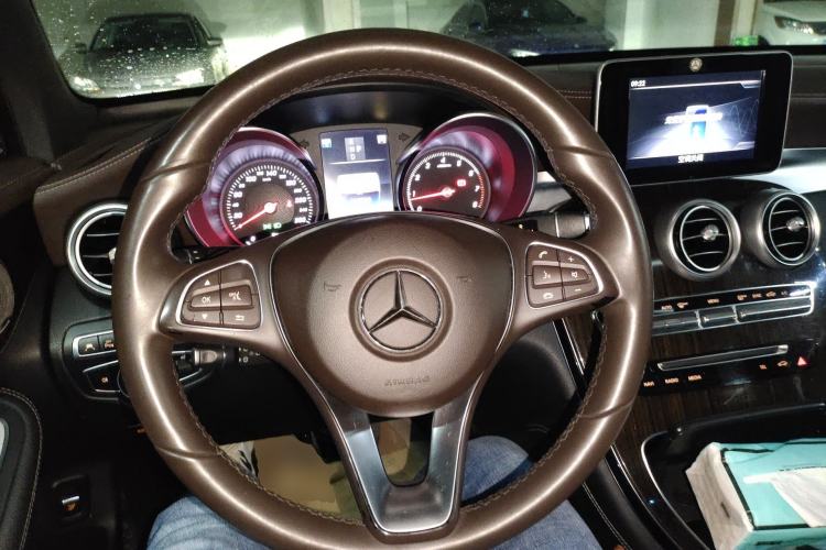 Used Mercedes-Benz GLC 2019 GLC 260 4MATIC Luxury Model
