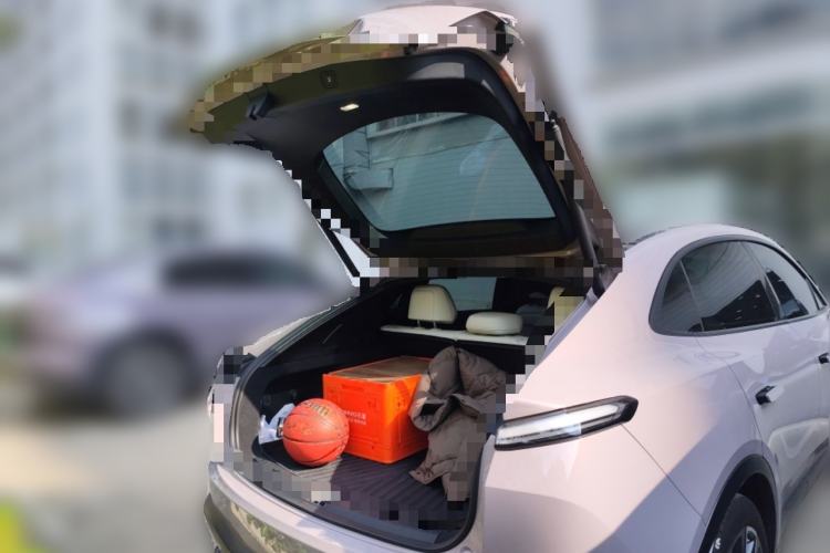 Used ONVO L60 2024 60 kWh Rear-Drive Version Trunk