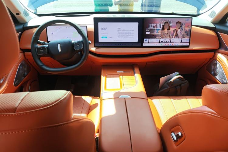 Used Wey Lanshan 2025 Four-Wheel Drive Max Center Console