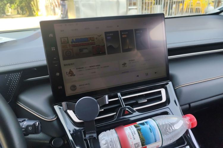 Used Wey Mocha 2021 2.0T Two-Wheel Drive Special Edition Audio And AC Panel