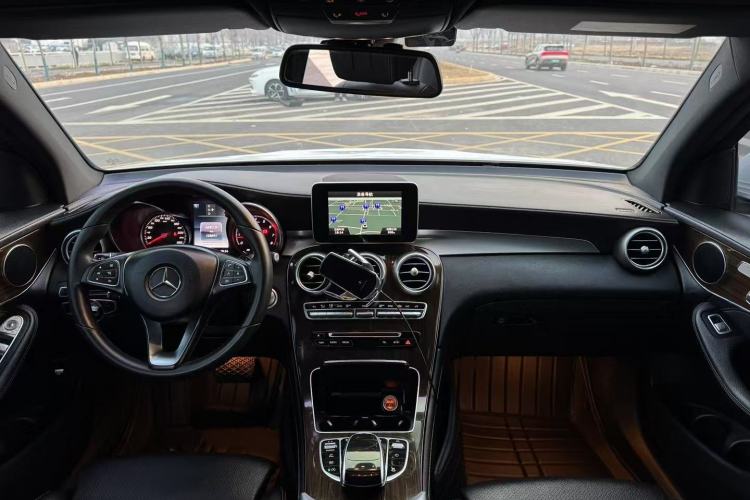 Used Mercedes-Benz GLC 2017 GLC 260 4MATIC Luxury Model