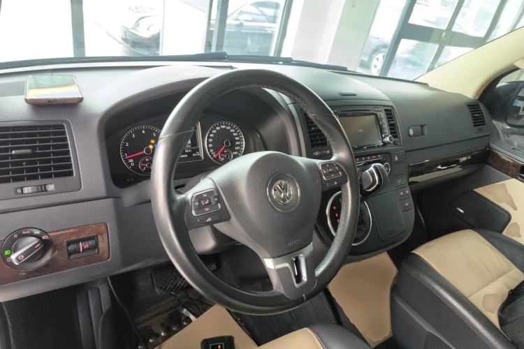 Used Volkswagen Multivan 2014 2.0 TSI Four-Wheel-Drive Executive Edition